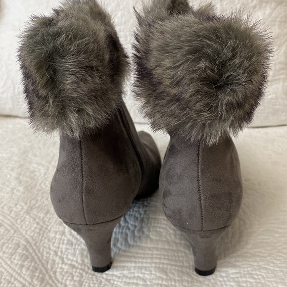 NIB Ankle Booties W/Faux Fur - Picture 3 of 8
